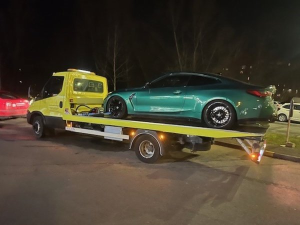 Policija rasturila susret vozača koji turiraju, čak 19 auta isključeno iz prometa