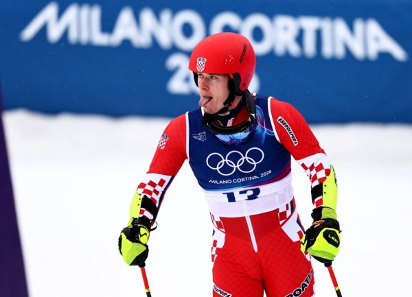 Pogledajte kako je Filip Zubčić doživio bizaran peh; usred utrke ostao je bez zaštitnih naočala