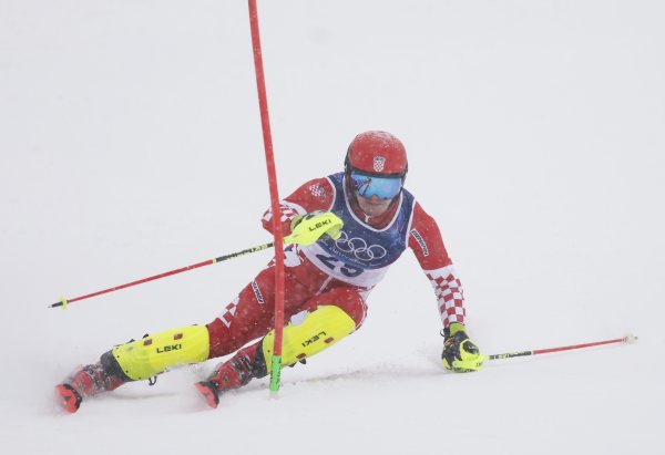 Loic Meillard zlatni u slalomu, Zubčić završio na 13. mjestu