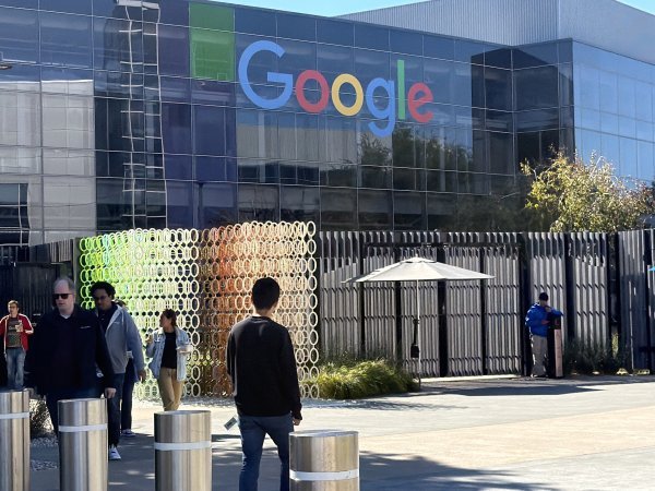 Google lansirao AI aplikaciju koja pretvara govor u gotov tekst, radi i offline