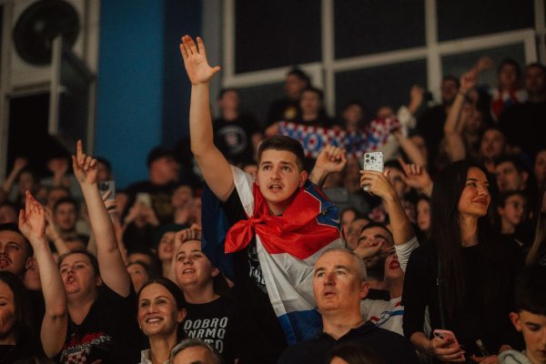 Ustavni sudac BiH Marin Vukoja (dolje) na Thompsonovu koncertu