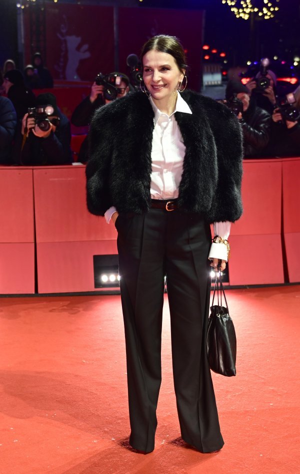 Haljina za nju nije opcija broj 1: Juliette Binoche ukrala show u hlačama i bundici
