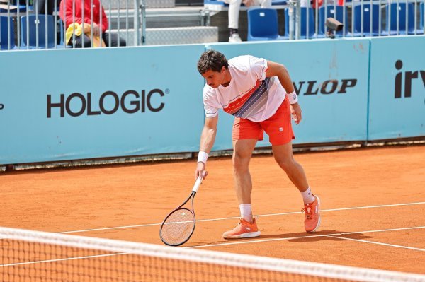 Pogledajte što je sudac napravio hrvatskom tenisaču na meč loptu. Urlao je, razbijao rekete...