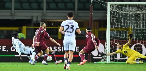 Vlašiću 'oduzet' autogol protiv Bologne, drugi Hrvat upisan kao strijelac