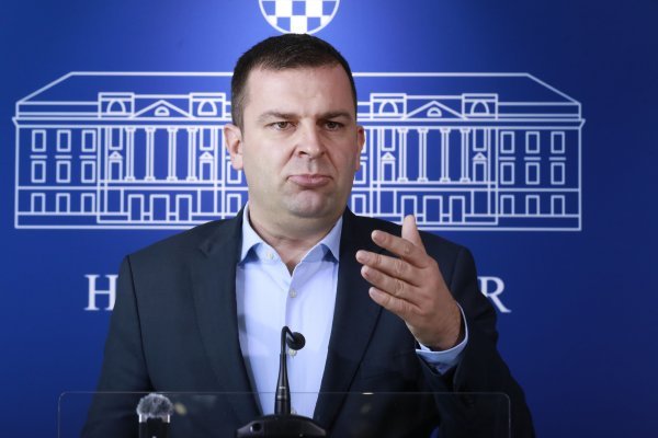 Hrebak poručio: 'Ili HSLS ili Dabro. Zabrana petokrake? Kako ćete to napraviti?'