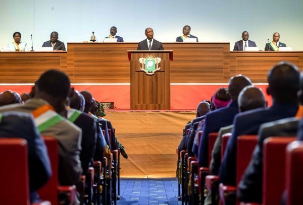 Obala Bjelokosti, parlament - Ilustracija