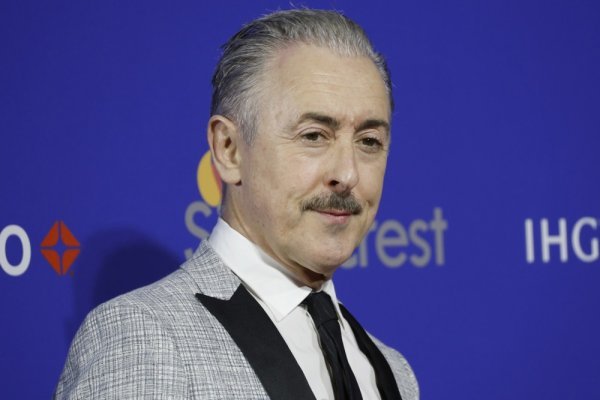 Alan Cumming je domaćin 79. dodjele nagrada Britanske akademije filmske i televizijske umjetnosti