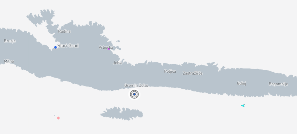 Crnogorski brod 'Trideseti avgust' u blizini zapadnog dijela otoka Hvara