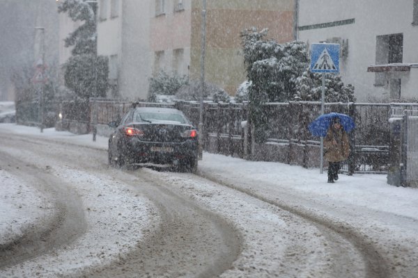 Zima još traje: Evo nekoliko korisnih savjeta kako najbolje zaštititi svoj automobil i sebe