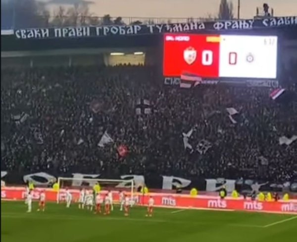 Transparent o Tuđmanu zapalio derbi: Delije provocirale Grobare pa nastao kaos na tribinama