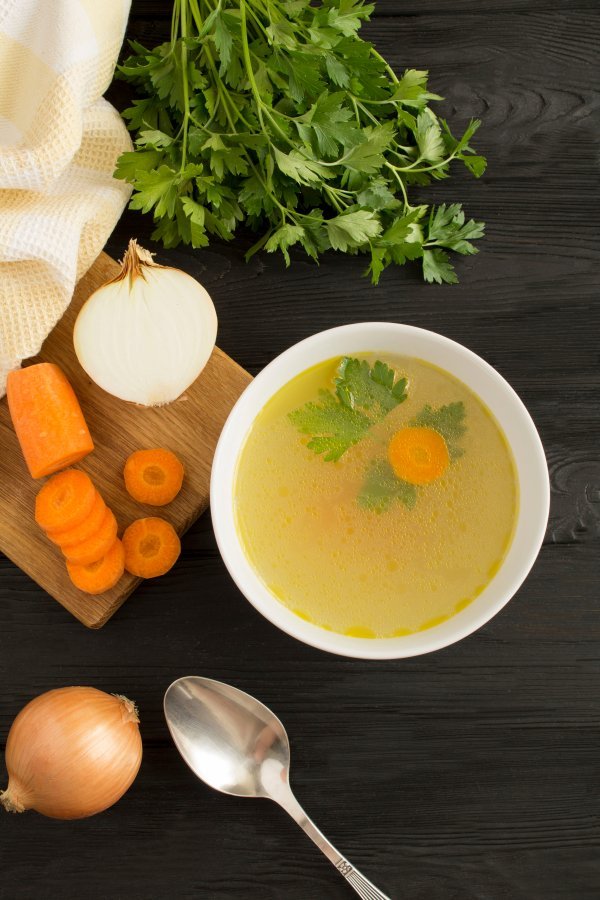Domaća juha uvijek je dobra ideja – kao lagani ručak, baza za rižota i umake ili kao spas kad ne znate što kuhati.