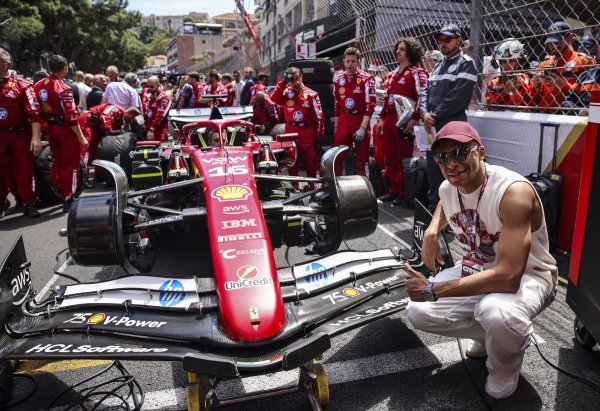 Mbappe u autoškoli: Automobil u kojem polaže vrijedi kao jedna felga na njegovom BMW-u