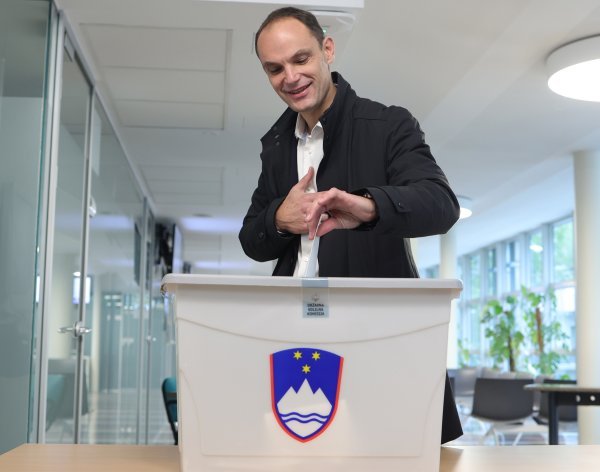 Anže Logar bio je predsjednički kandidat SDS-a na prethodnim izborima, no izgubio je od Nataše Pirc Musar