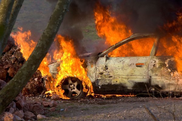 Bizaran pokušaj iznude: Preko videopoziva žrtvi pokazivao kako joj je zapalio auto