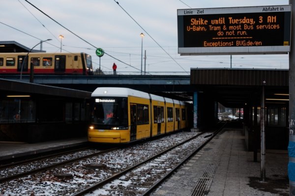 Diljem Njemačke zbog štrajka obustavljen javni prijevoz, na snazi izvanredni vozni redovi