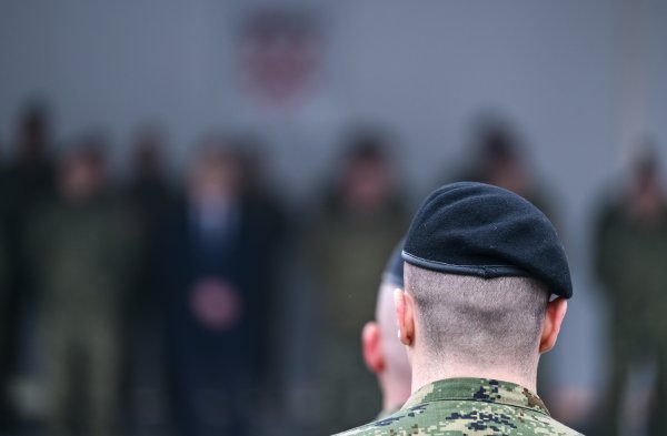 Kada ste vojnik, od vas se očekuje disciplina, praćenje rasporeda i naredbi koje vam daje nadređeni 
