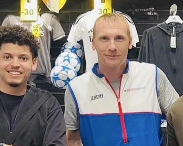 Igrao je u najjačoj Barceloni u povijesti, a sad radi kao prodavač. 'Neću to raditi zauvijek...'