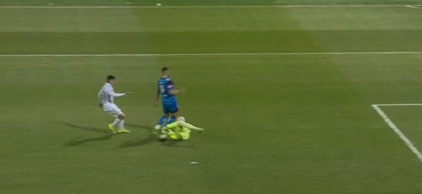 Pogledajte kako je dosuđen penal protiv Hajduka, a onda se javio VAR...