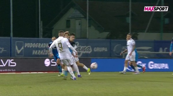 Pogledajte crveni karton za igrača Varaždina protiv Hajduka: 'Dobio je po ušima'