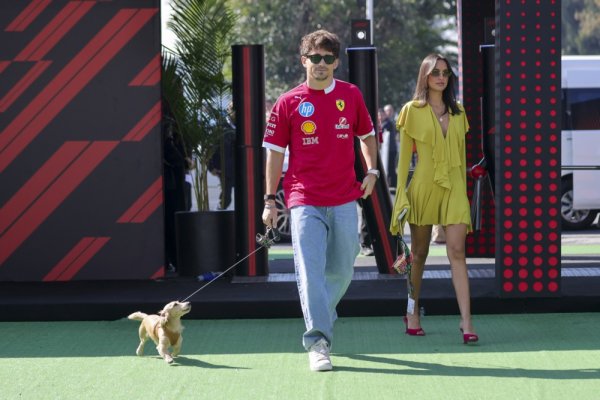 Charles Leclerc i Alexandra Saint Mleux