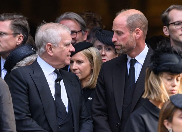 Osramoćeni princ Andrew preklinjao Williama za oprost, no on ga je potpuno ignorirao