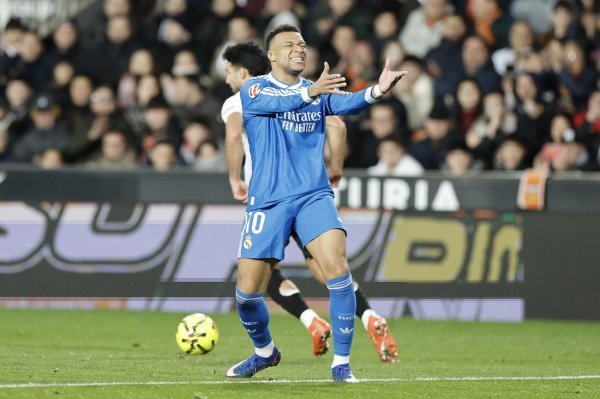 Kaos u Madridu; Mbappe ljutit na Realove liječnike, otputovao u Francusku