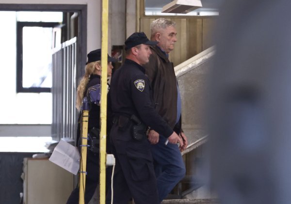 Privođenje uhićenih u HEP-u