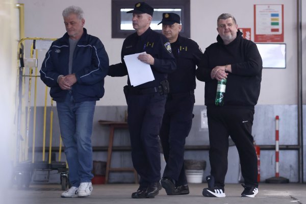 Privođenje uhićenih u HEP-u