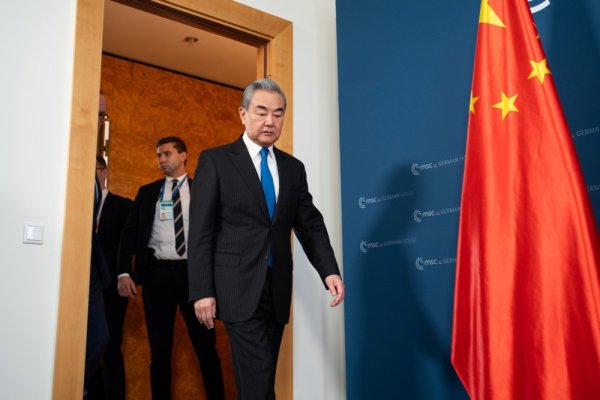 Kina poručila Izraelu: Prestanite napadati Iran