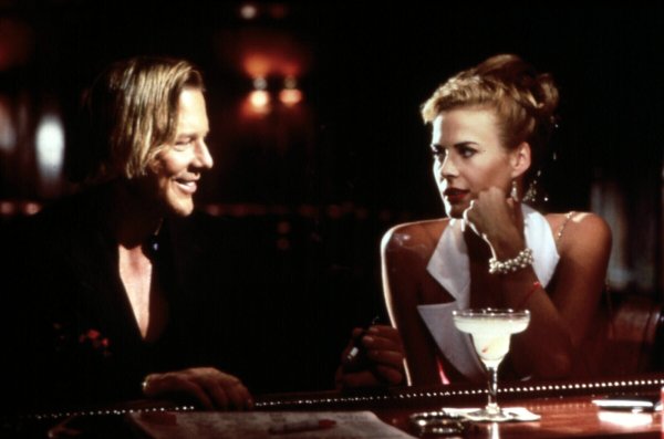 U filmu 'Exit In Red' s Mickey Rourkeom