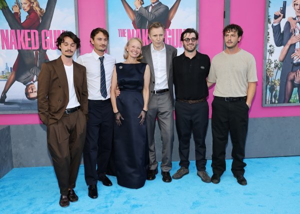 Dylan Jagger Lee, Brandon Thomas Lee, Pamela Anderson, Liam Neeson, Daniel Neesoni  Micheál Neeson