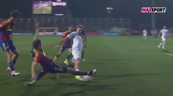 Kolarić dosudio penal za Rijeku, a onda se javio VAR: Pogledajte što se dogodilo