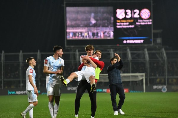 Pogledajte što su igrači Rijeke napravili kada je Rukavina ušao u svlačionicu, ali i njegovu reakciju