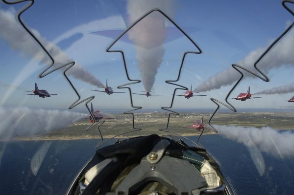 Pogled na bazu Akrotiri iz mlažnjaka Hawk T1