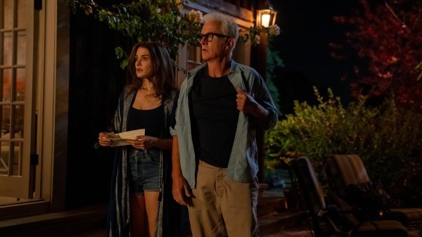 Na papiru imaju sve: dug brak, zajednički posao, kćer koja je otišla svojim putem, ali u 'Vladimiru' se vrlo brzo vidi da joj uz muža više ništa nije dovoljno