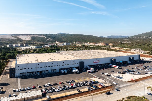 Tommyjev logistički centar u Dugopolju