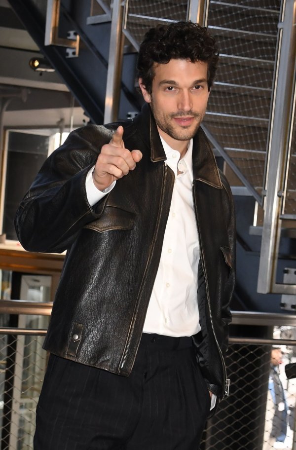 On je najzgodniji muškarac Hollywooda: Zahvaljujući ulozi JFK Jr. svi su ludi za njim