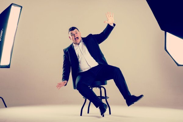 Vinča je rodom iz Mirkovaca pokraj Vinkovaca, gdje je odrastao