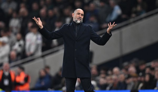 Navijači Spursa 'pokopali' Tudora već na poluvremenu. 'Najgori trener kojeg sam ikad vidio', 'Tko je ovog doveo?'