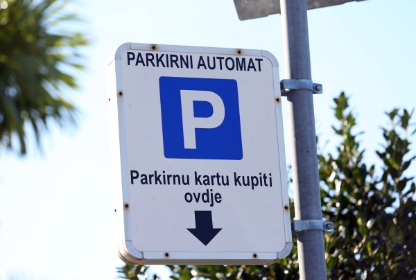 U ovom hrvatskom gradu ukinuta naplata parkiranja: Ovo vam je poklon za Uskrs
