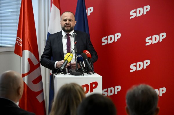 Zurovec priključenjem većini optužio premijera za korupciju? SDP iznio svoje tumačenje