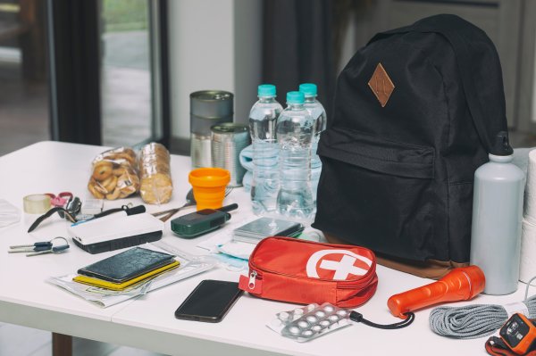 Stručnjaci otkrivaju koje stvari treba imati u kućnom kompletu za krizne situacije
