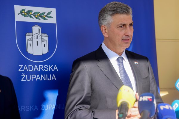 Plenković odlučno: Vlada spremna intervenirati na cijene goriva i struje