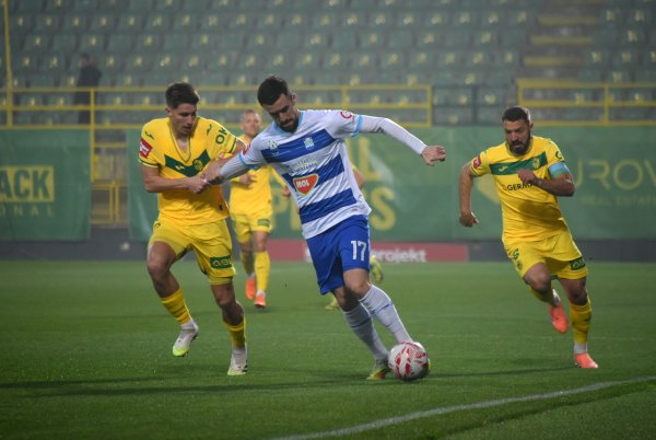 Osijek poveo nakon velike greške obrane Istre. Pogledajte sjajan gol Omerovića