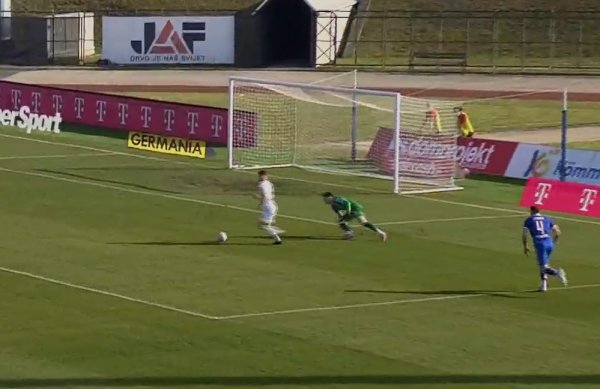 Pogledajte nevjerojatnu glupost golmana Slavena iz koje je Gorica povela