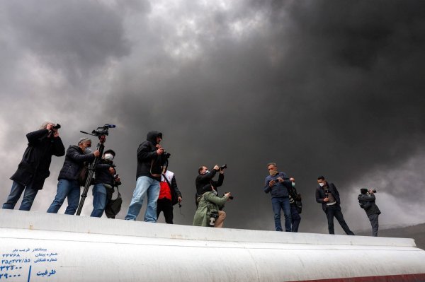 Crni dim nad Teheranom