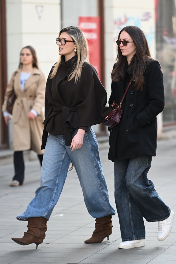 Široke traperice ne idu nikamo, a Zagrepčanke ih sjajno kombiniraju