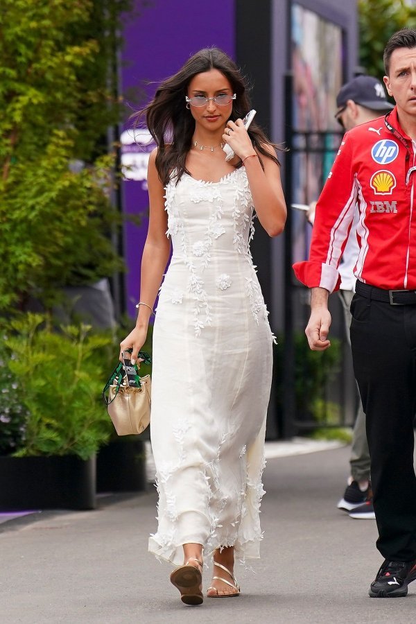 Alexandra Saint Mleux