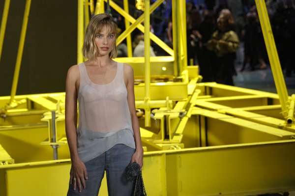 Margot Robbie ošišala kosu i oduševila novom frizurom