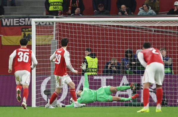 Arsenal se u Ligi prvaka spasio poraza golom iz kontroverznog penala